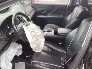 2013 Toyota Venza XLE - Interior Front Seat Image